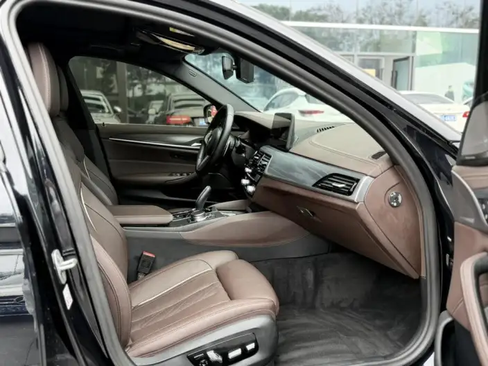 BMW 5 Series 2023 Model Facelift 530Li Exclusive Model M Sports Set – фото 10