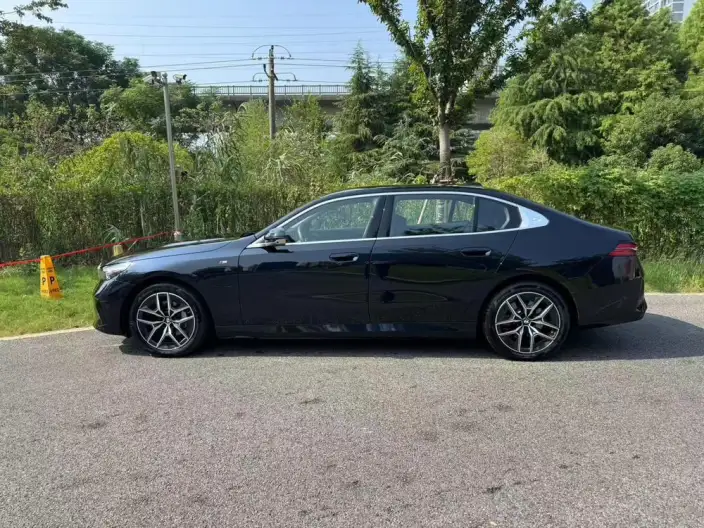 BMW i5 2025 Model eDrive40L M Sports Set – фото 3