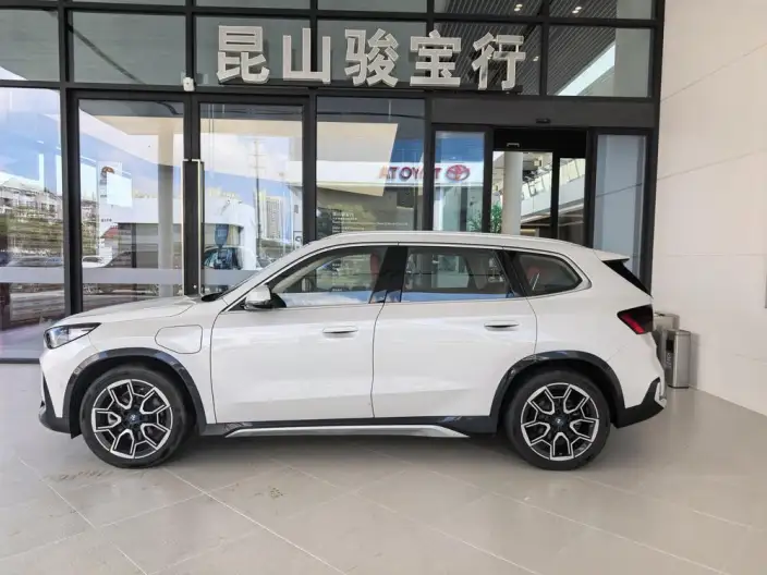 BMW iX 1 2025 Model xDrive30L X Design Set – фото 3