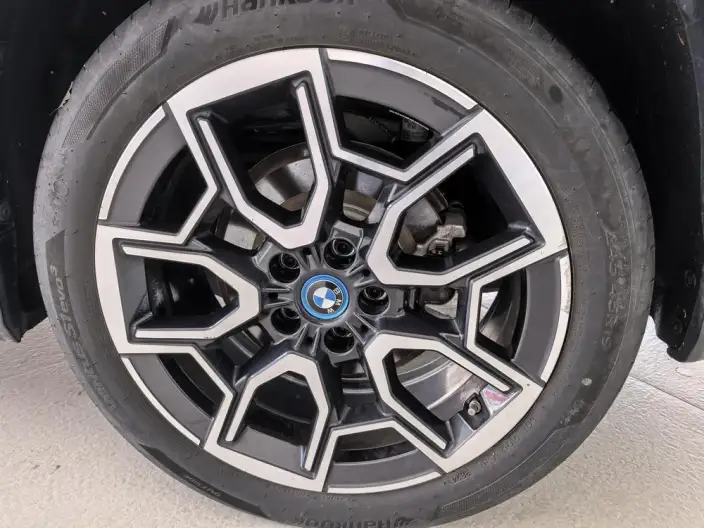 BMW iX 1 2025 Model xDrive30L X Design Set – фото 6