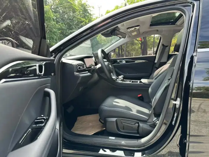 Geely Emgrand 2026 Model No. 5 Gen 1.5L CVT Luxury Model – фото 9