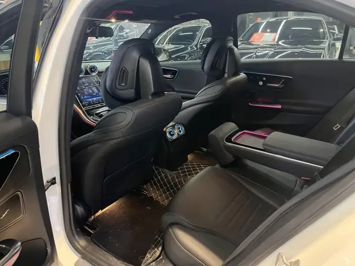 Mercedes-Benz C-Class 2025 Model C 260 L Sports Edition – фото 3