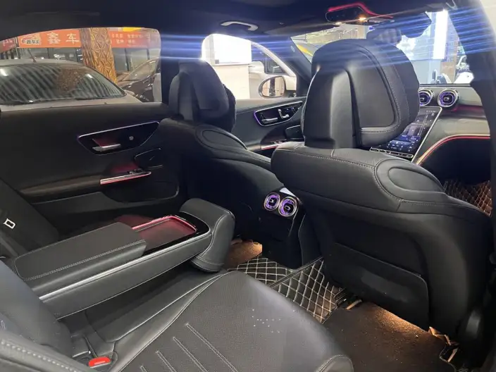 Mercedes-Benz C-Class 2025 Model C 260 L Sports Edition – фото 8