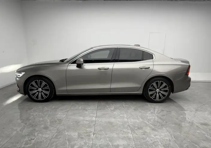 Volvo S60 2022 Model B4 Smart Range Deluxe Edition – фото 4