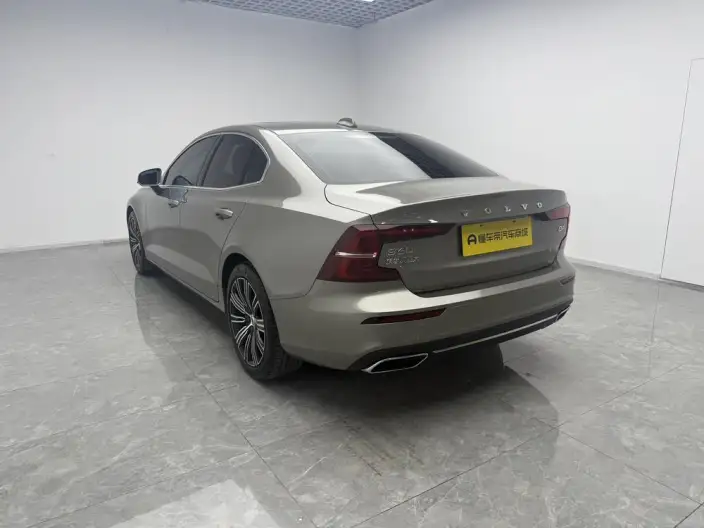 Volvo S60 2022 Model B4 Smart Range Deluxe Edition – фото 5