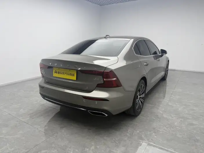 Volvo S60 2022 Model B4 Smart Range Deluxe Edition – фото 7