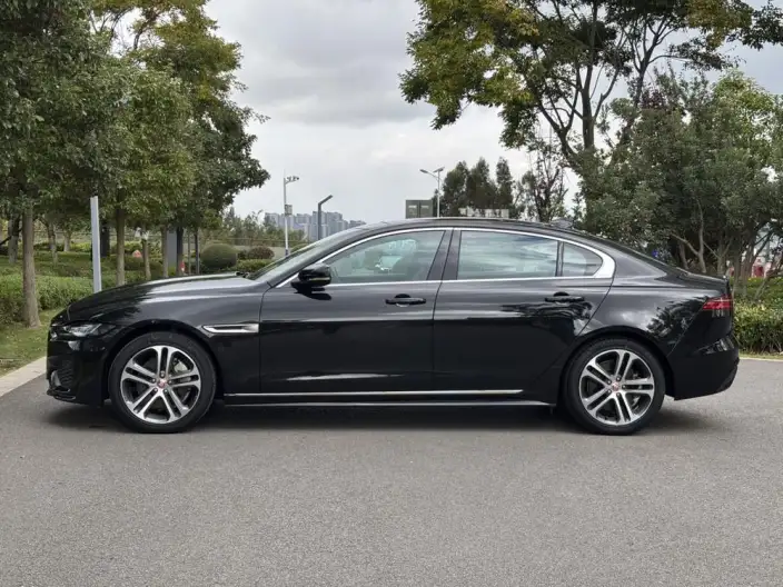 Jaguar XE L 2022 Model 2.0T 250PS R-DYNAMIC S Enterprising Sports Edition – фото 4