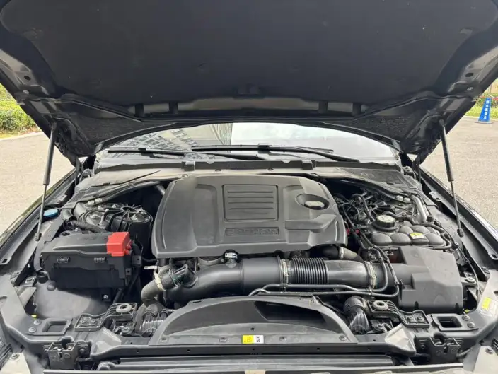 Jaguar XE L 2022 Model 2.0T 250PS R-DYNAMIC S Enterprising Sports Edition – фото 9
