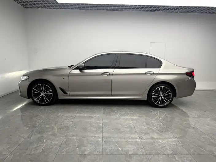 BMW 5 Series 2022 Model Facelift 530Li Leading Model M Sports Set – фото 4