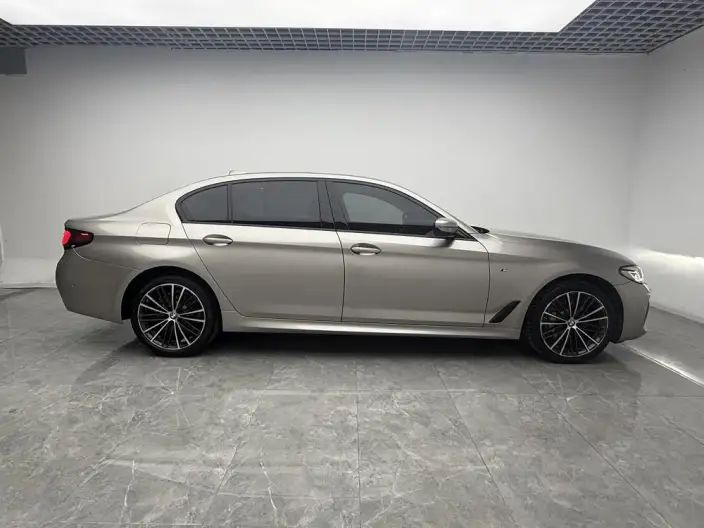 BMW 5 Series 2022 Model Facelift 530Li Leading Model M Sports Set – фото 8