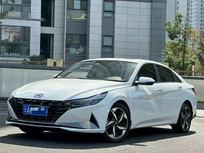 Hyundai Ioniq 2023 Model 1.5L CVT GLX Elite Edition – фото 1