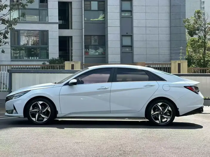 Hyundai Ioniq 2023 Model 1.5L CVT GLX Elite Edition – фото 3