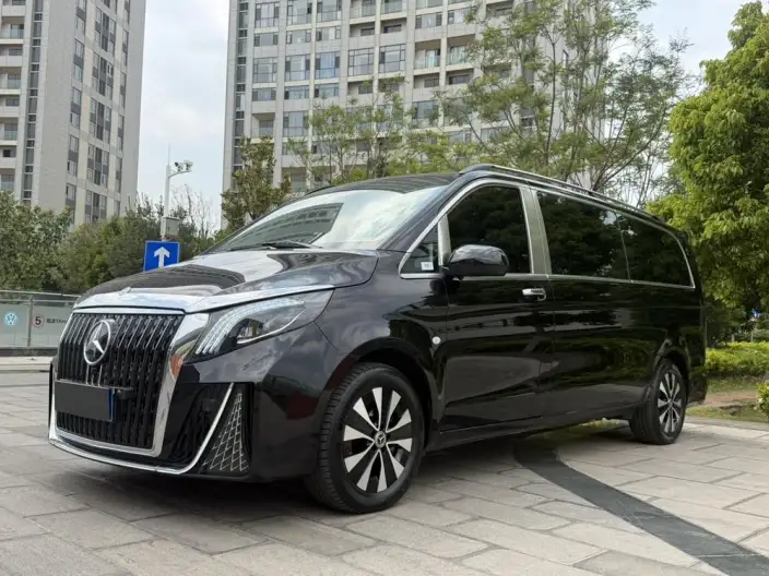 Viano 2024 Model 2.0T Elite Edition 7 seat – фото 1