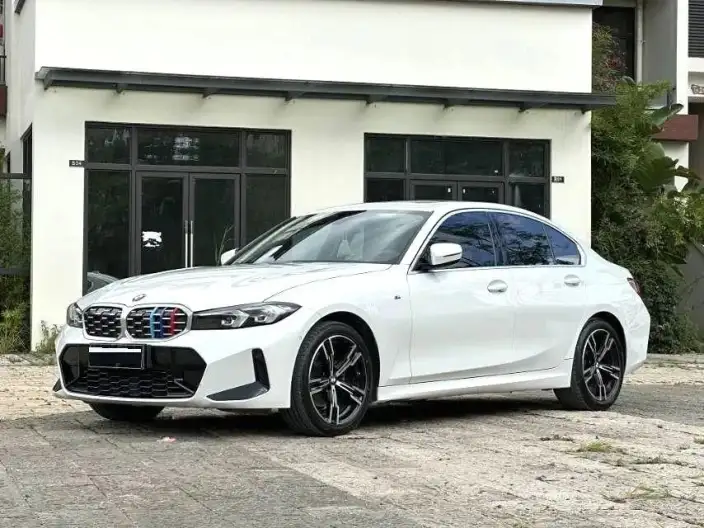 BMW 3 Series 2023 Model 325i M Sports Set – фото 1