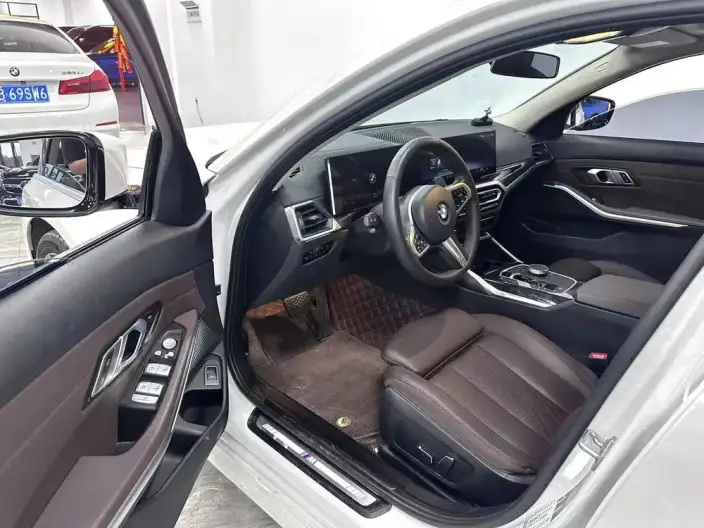 BMW 3 Series 2023 Model 325i M Sports Set – фото 7
