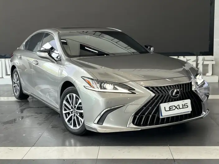 Lexus ES 2022 Model 300h Superior Edition