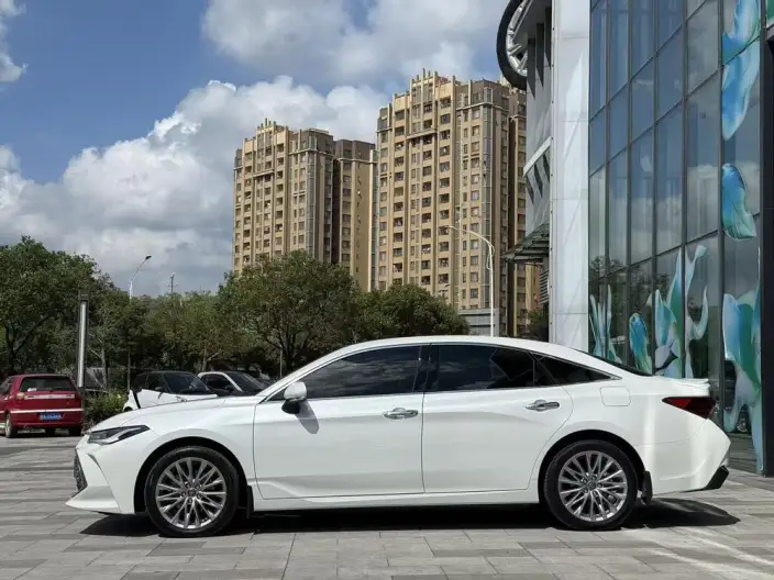 Toyota Avalon 2024 Model Intelligent Hybrid 2.5L E-CVT XLE Premium Edition – фото 4