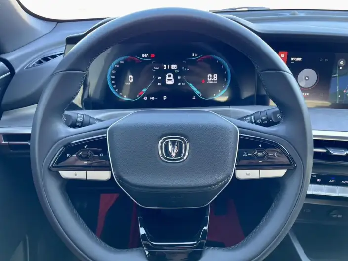 Changan CS35 PLUS 2023 Model Changxiang Edition Blue whale NE 1.4T DCT Luxury Model – фото 8