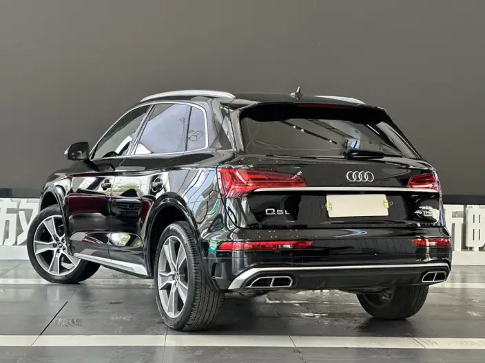 Audi Q5L 2022 Model 45T Luxury Dynamic Model – фото 4