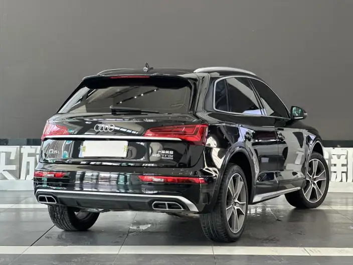 Audi Q5L 2022 Model 45T Luxury Dynamic Model – фото 6
