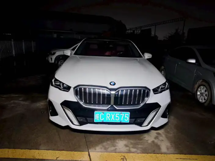 BMW 5 Series 2024 Model 530Li Leading Model M Sports Set – фото 2