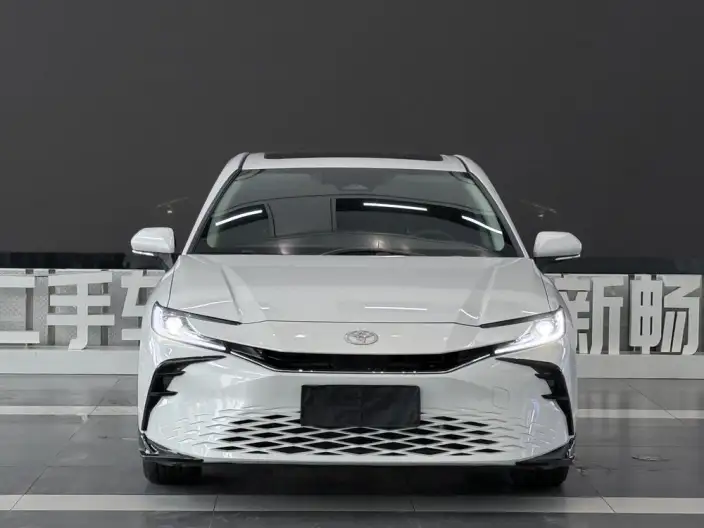 Toyota Camry 2024 Model Hybrid 2.0HGVP Deluxe Edition – фото 2