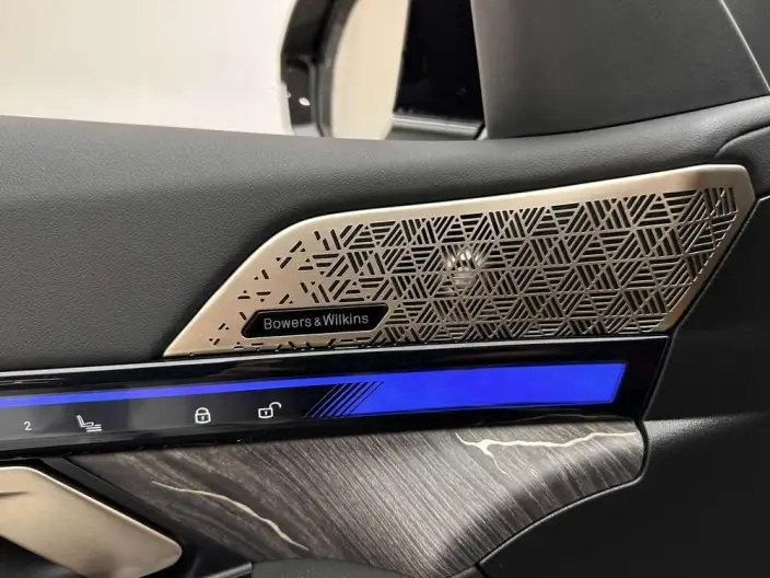BMW 5 Series 2026 Model 530Li Exclusive Model M Sports Set – фото 9