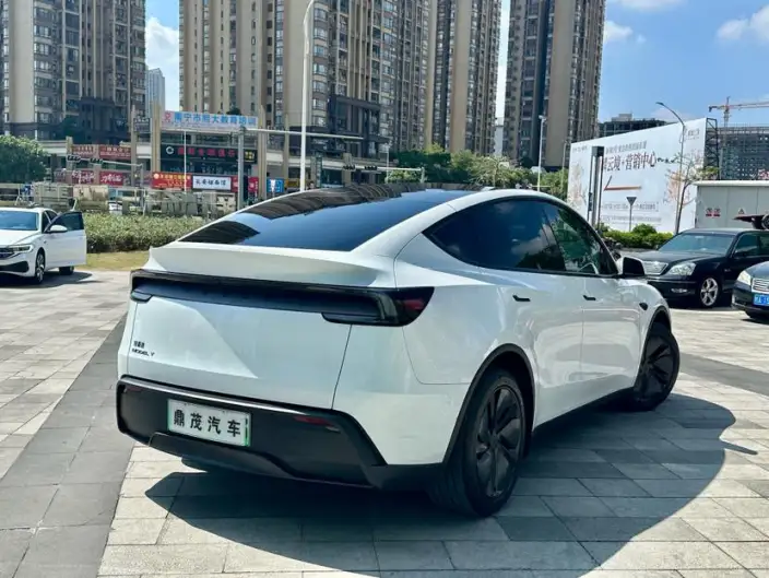 Model Y 2025 Model Rear-wheel drive version – фото 7