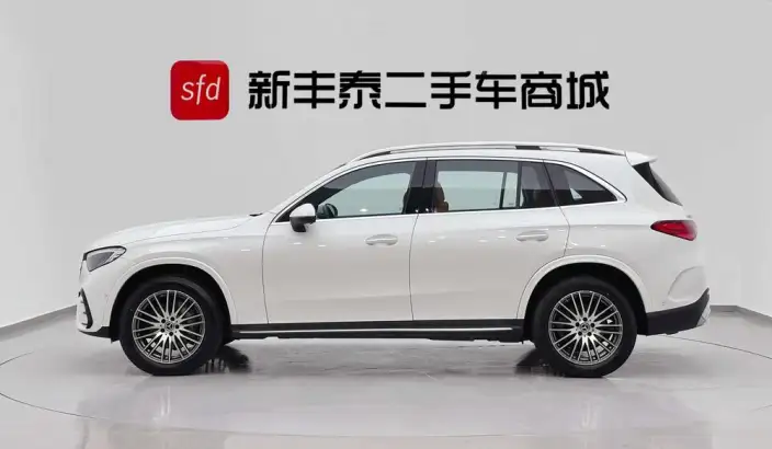 Mercedes-Benz GLC 2024 Model GLC 300 L 4MATIC Dynamic Model 5 seat – фото 3