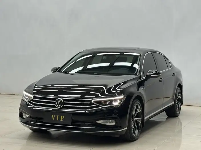 Volkswagen Magotan 2020 Model 330TSI DSG Luxury Model – фото 1