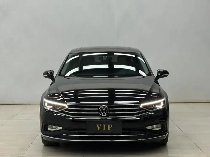 Volkswagen Magotan 2020 Model 330TSI DSG Luxury Model – фото 2