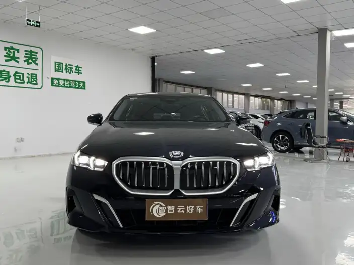 BMW 5 Series 2025 Model 530Li Leading Model Luxury Set – фото 2