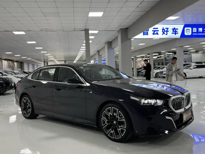 BMW 5 Series 2025 Model 530Li Leading Model Luxury Set – фото 3