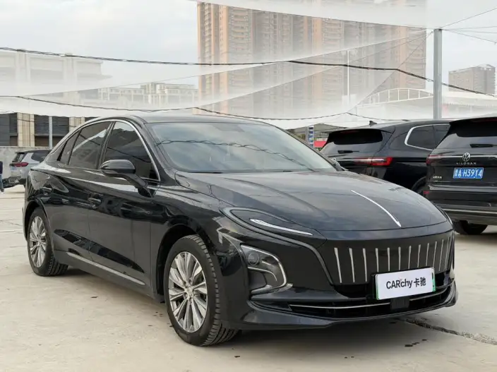Hongqi E-QM5 2024 Model 500KM Travel Edition 100kW