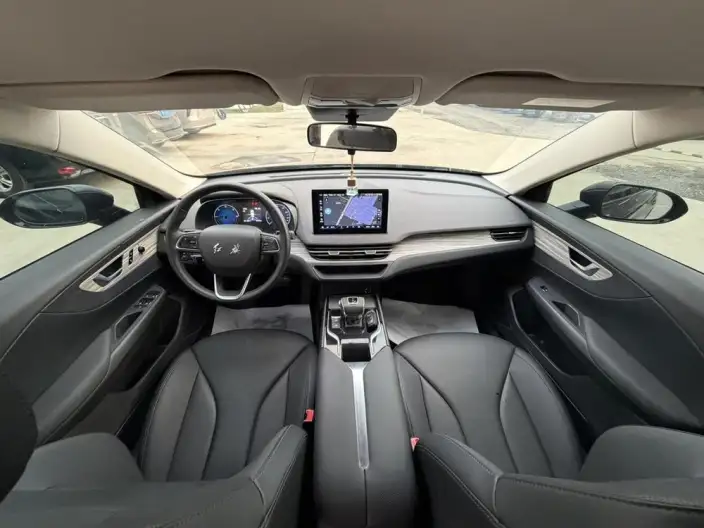 Hongqi E-QM5 2024 Model 500KM Travel Edition 100kW – фото 10