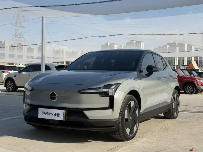 Volvo EX30 2025 Model Rear Drive Long Battery Life Pro Edition Ultra