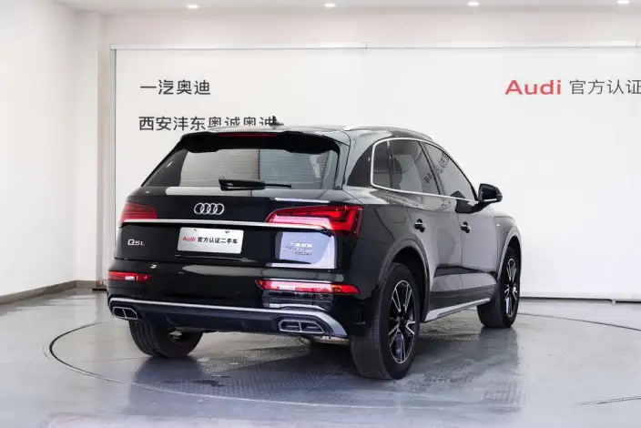 Audi Q5L 2024 Model 40TFSI Fashion Dynamic Model – фото 3