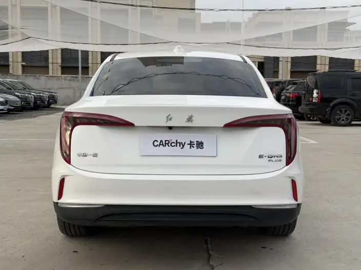 Hongqi E-QM5 2023 Model 560KM PLUS Edition 140kW – фото 5