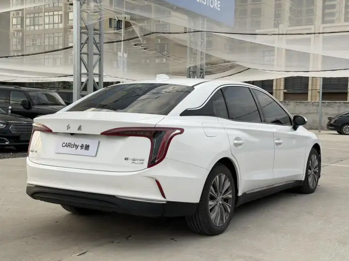 Hongqi E-QM5 2023 Model 560KM PLUS Edition 140kW – фото 6