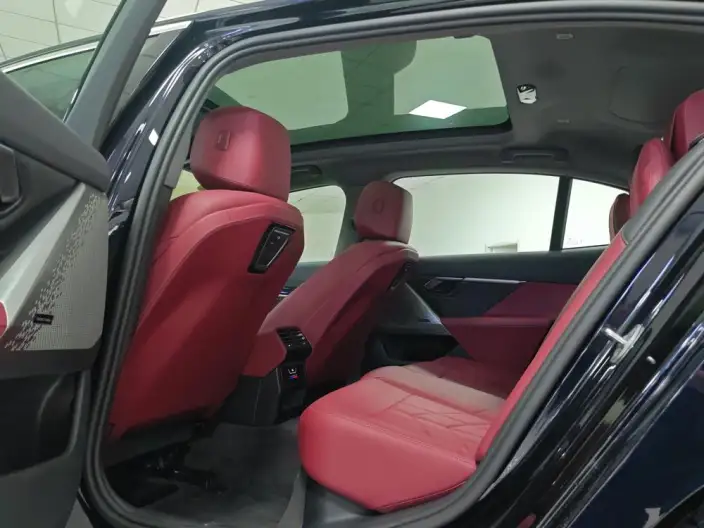 BMW 5 Series 2025 Model Facelift 530Li Leading Model M Sports Set – фото 9