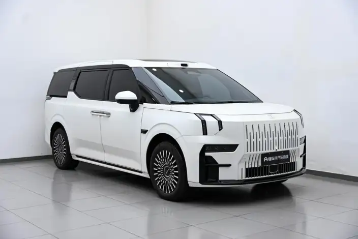 ZEEKR 009 2024 Model VI seat Executive Edition 4WD 108kWh