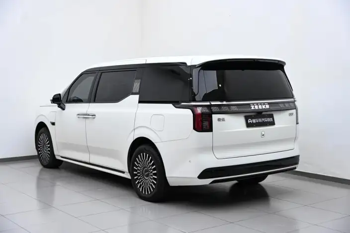 ZEEKR 009 2024 Model VI seat Executive Edition 4WD 108kWh – фото 5