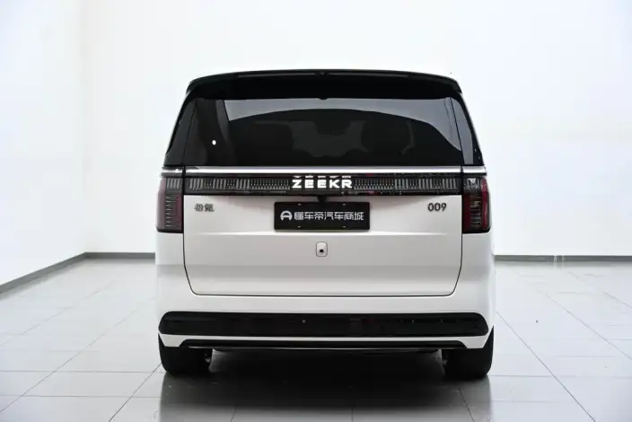 ZEEKR 009 2024 Model VI seat Executive Edition 4WD 108kWh – фото 6