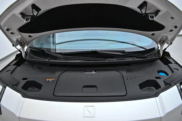 ZEEKR 009 2024 Model VI seat Executive Edition 4WD 108kWh – фото 10
