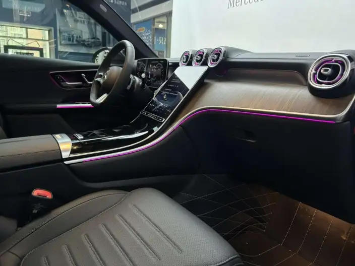Mercedes-Benz GLC 2025 Model Facelift GLC 300 L 4MATIC Dynamic Model 5 seat – фото 8