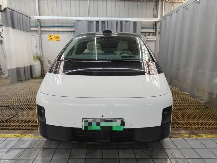 Li Auto MEGA 2024 Model Ultra Edition – фото 2