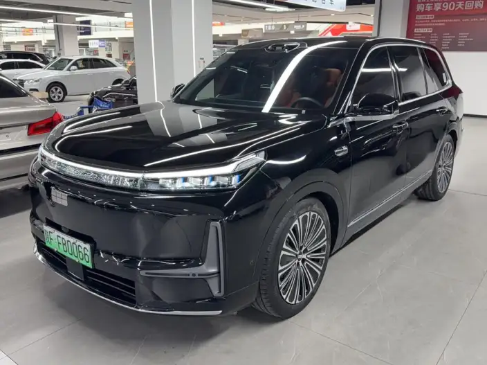 Geely M9 2025 Model 210km 4WD Pilot Edition