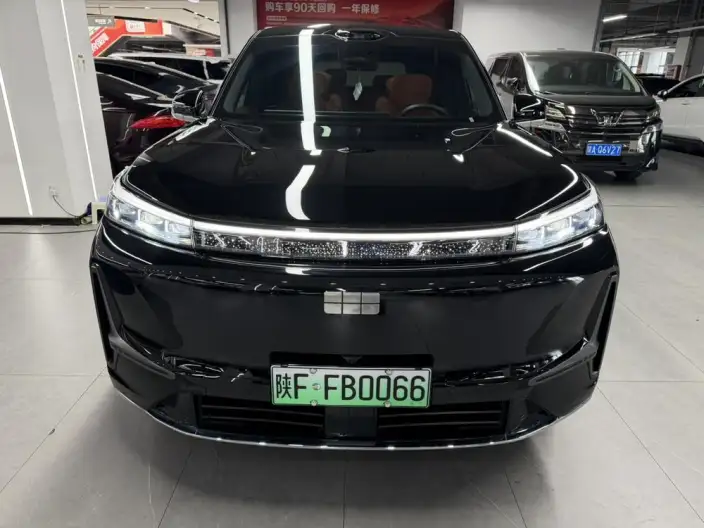 Geely M9 2025 Model 210km 4WD Pilot Edition