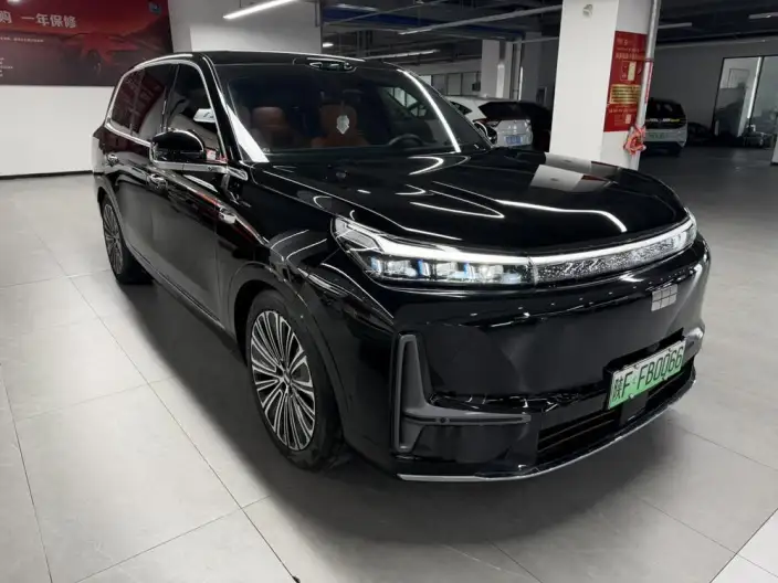 Geely M9 2025 Model 210km 4WD Pilot Edition