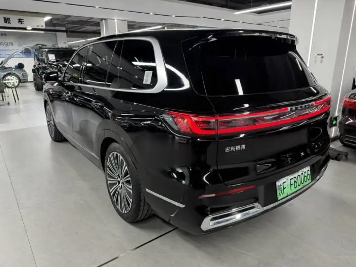 Geely M9 2025 Model 210km 4WD Pilot Edition